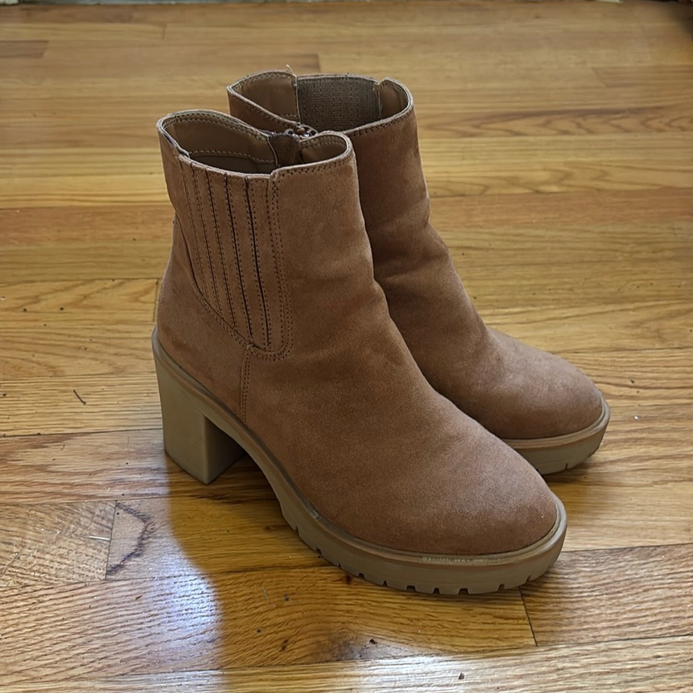 Universal Thread Suede Heeled Booties